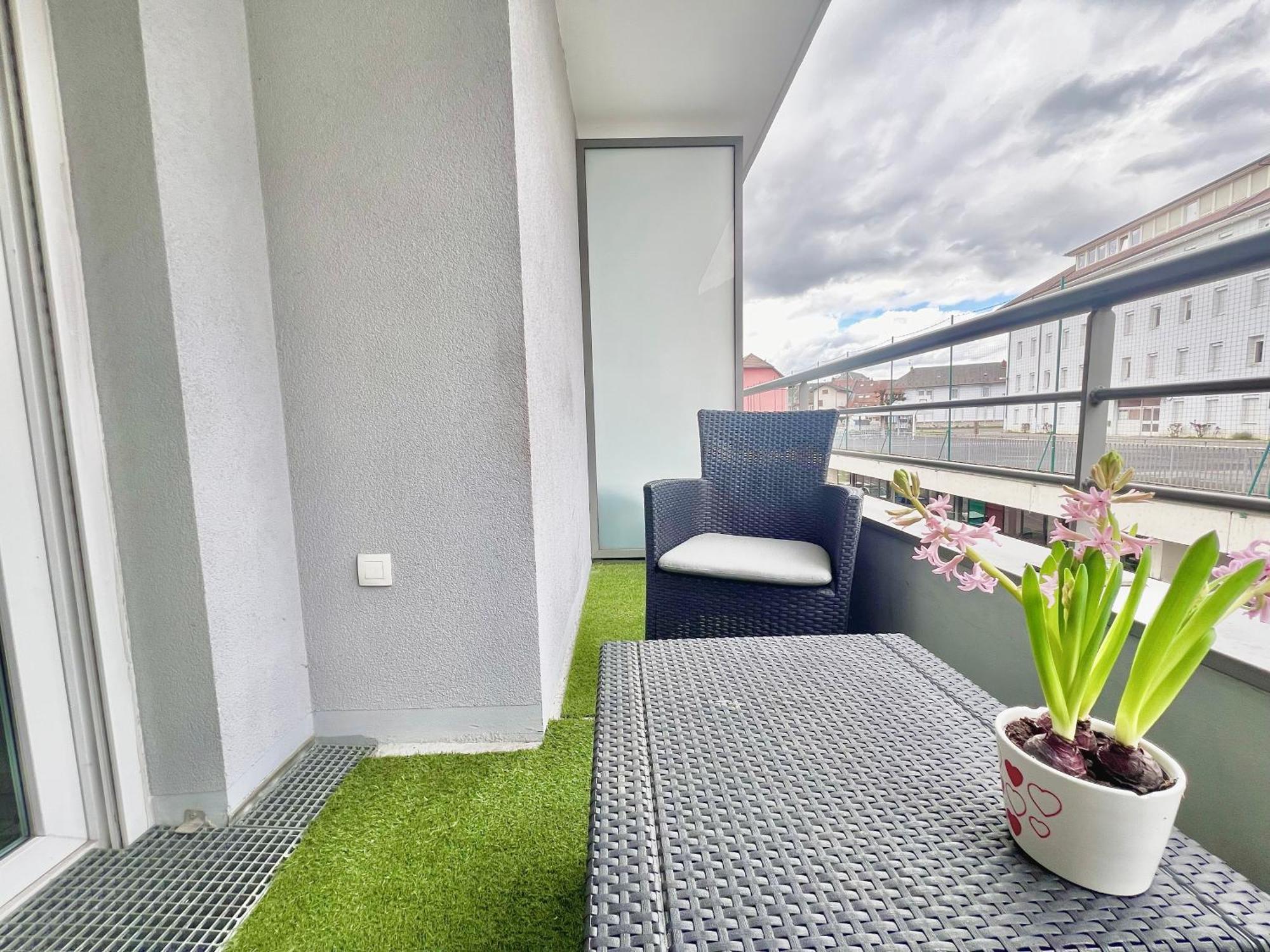 T2 Centre Ville, Balcon