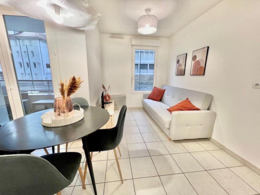 Apartment T2 Centre Ville, Balcon